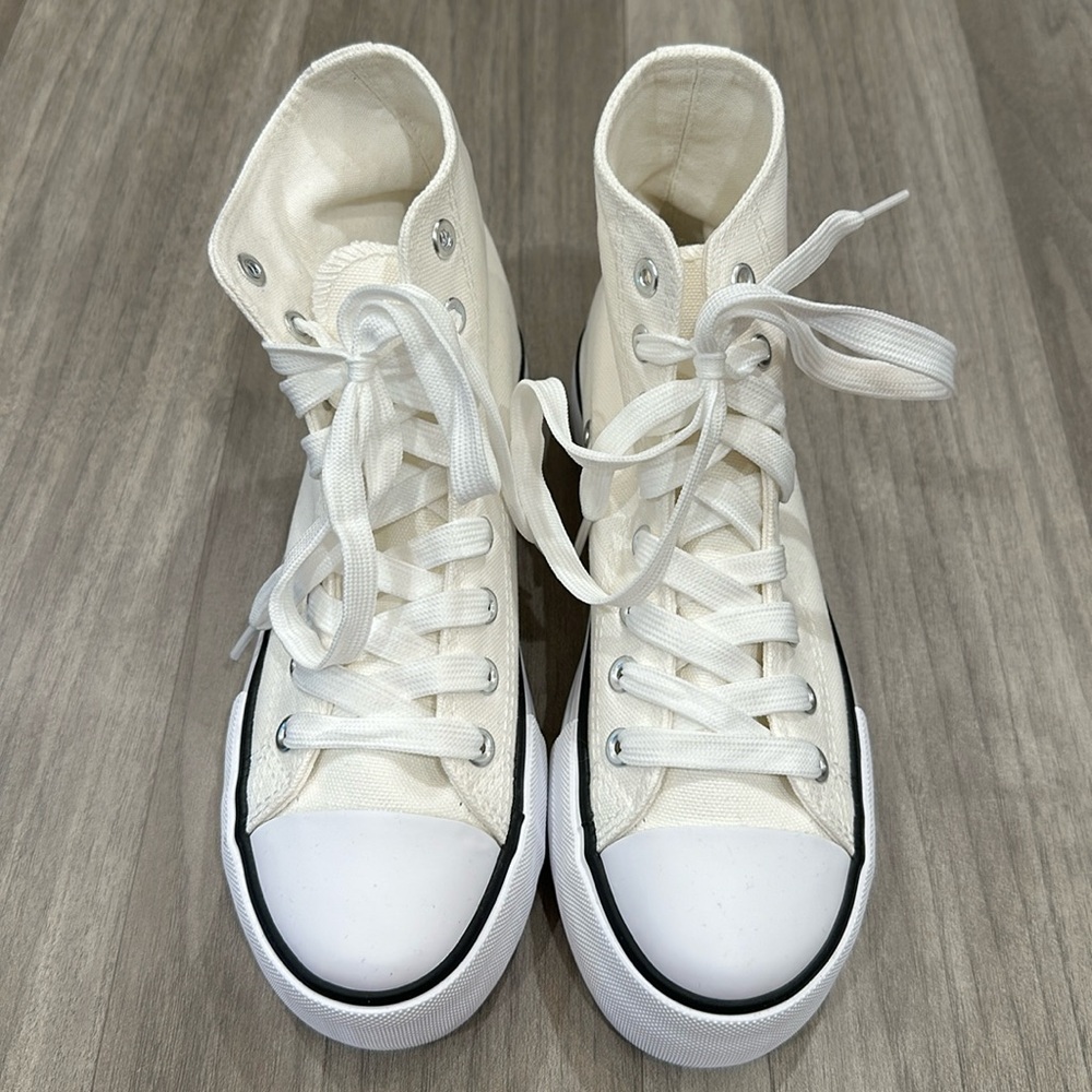 Brand New white hi top sneakers “platform” size 6